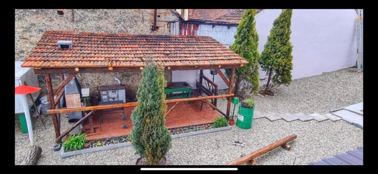 La Nuc O Camera Săcele Exterior foto